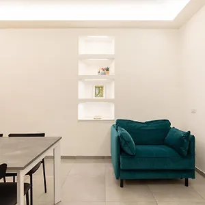 https://beplace-apartments-in-gioia.italymilanhotels.net